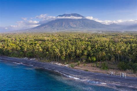 Bali considers banning mountain climbing following spate of bad tourist behavior